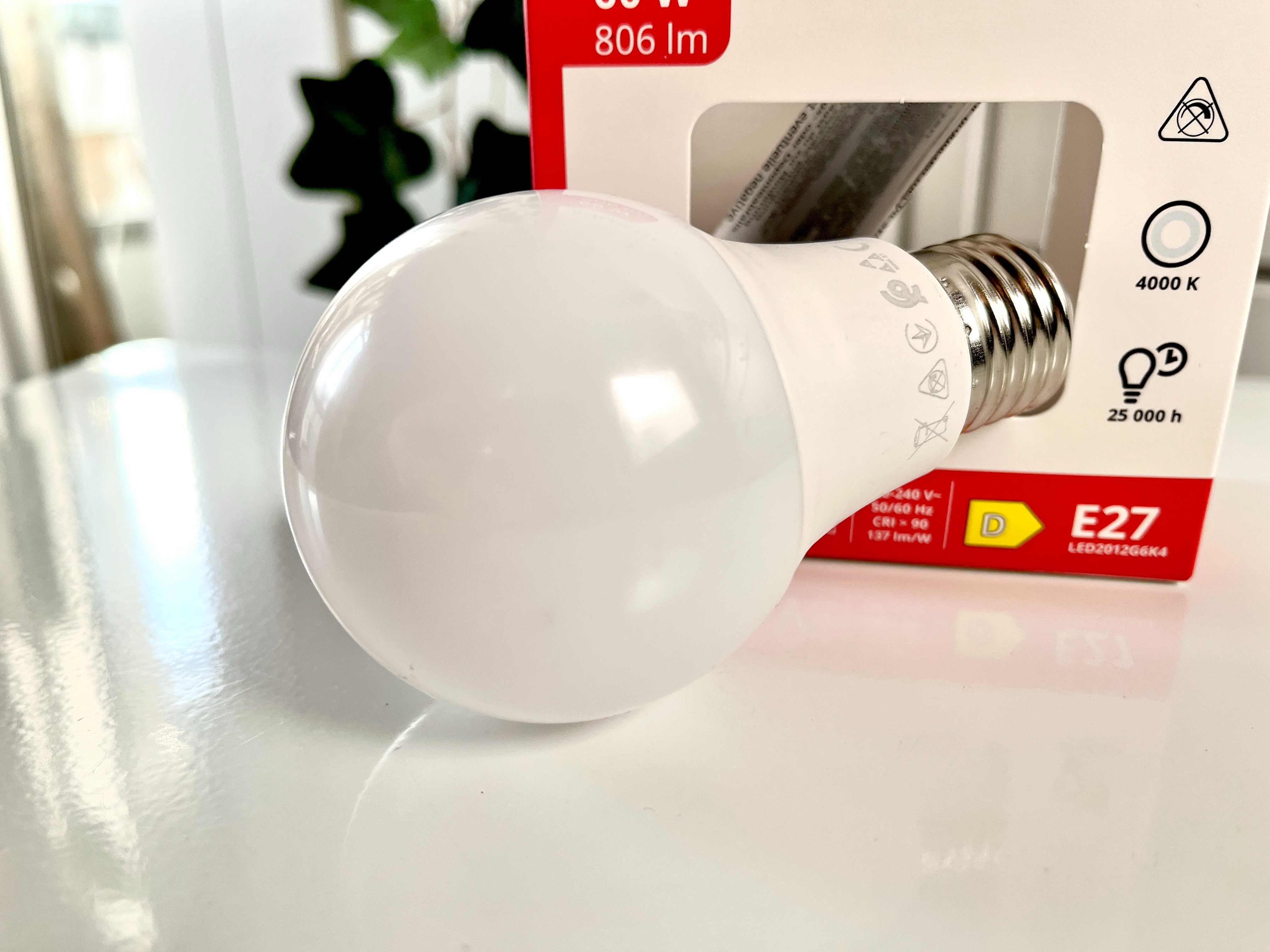 Lâmpada LED E27 806 lm