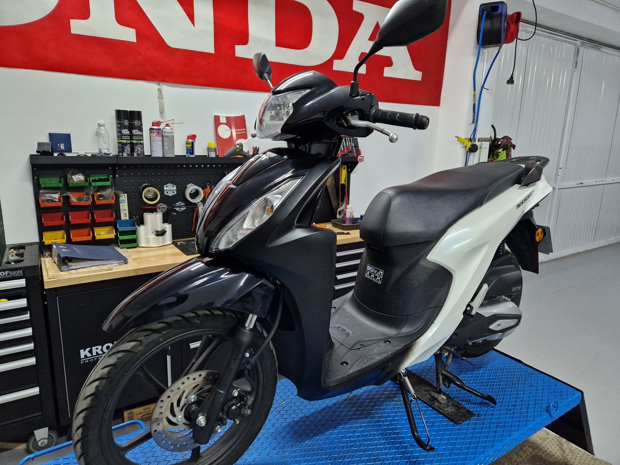 Honda Vision 110 pcx