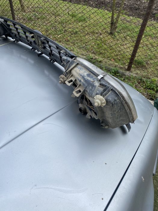 Фари на ГОЛЬФ 3 коплект ( також є багато запчастин )