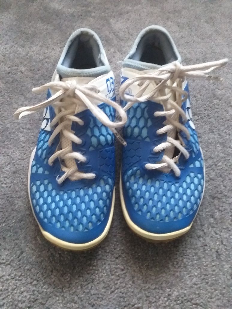 Damskie buty do badmintona YONEX rozm. 38
