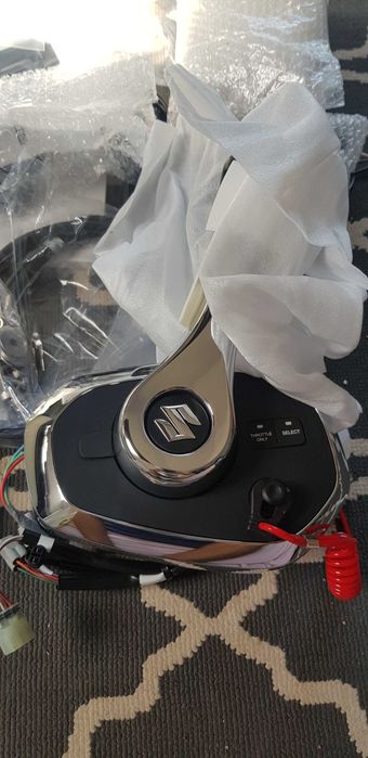 Manetki i zegary do silników zaburtowych elektroniczne i zwykłe