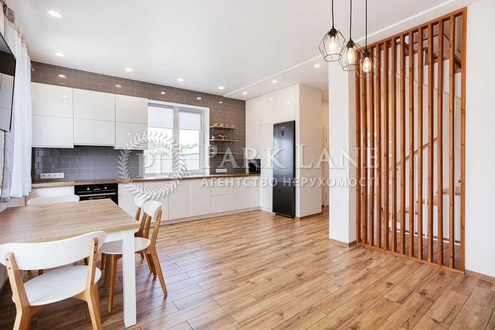 Продаж двоповерхового будинку с.Петропавлівське Ремонт