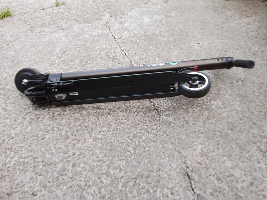 Електросамокат складаний "J MOVE".