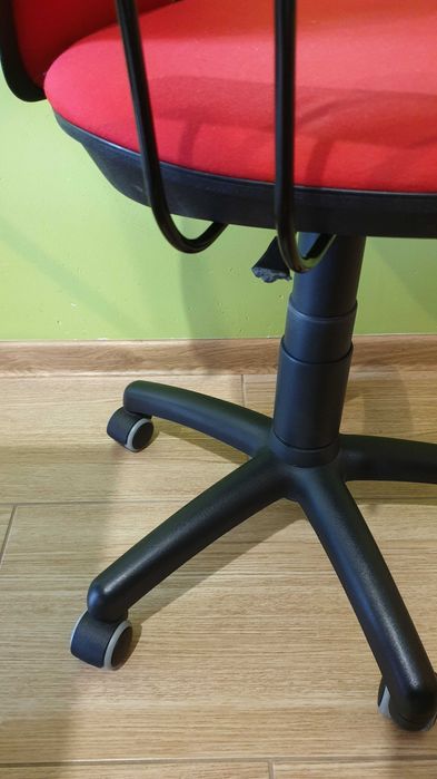 Fotel biurowy krzesło obrotowe dla dziecka Nowy Styl model Ministyle