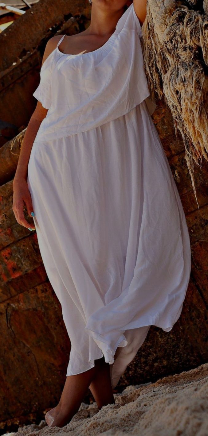 Sukienka biała długa zwiewna bawełna