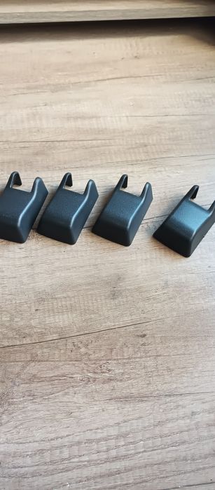 Кришка заглушка накладка заклёпка тойота авенсіс т25 пластик авенсис