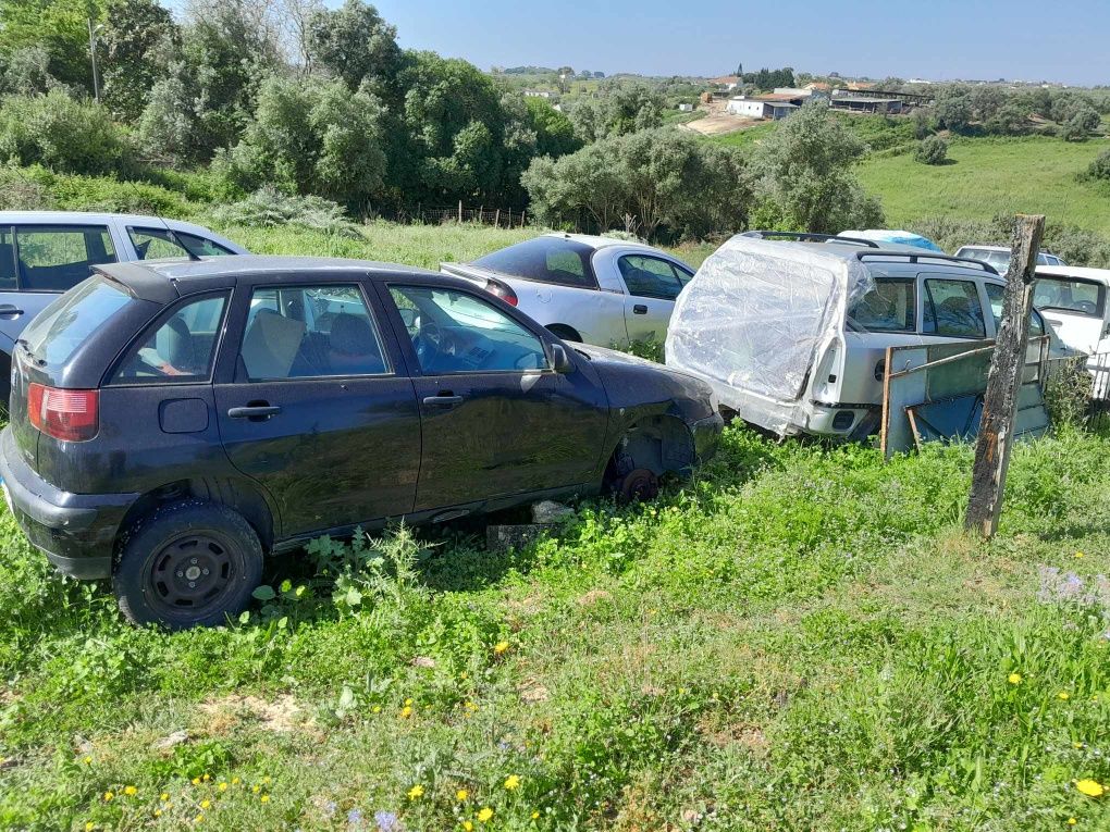 Carros para peças BMW também