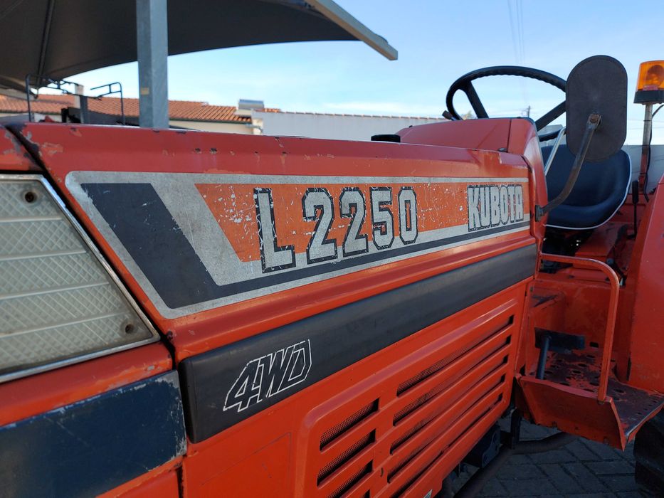 Trator Kubota L2250 usado