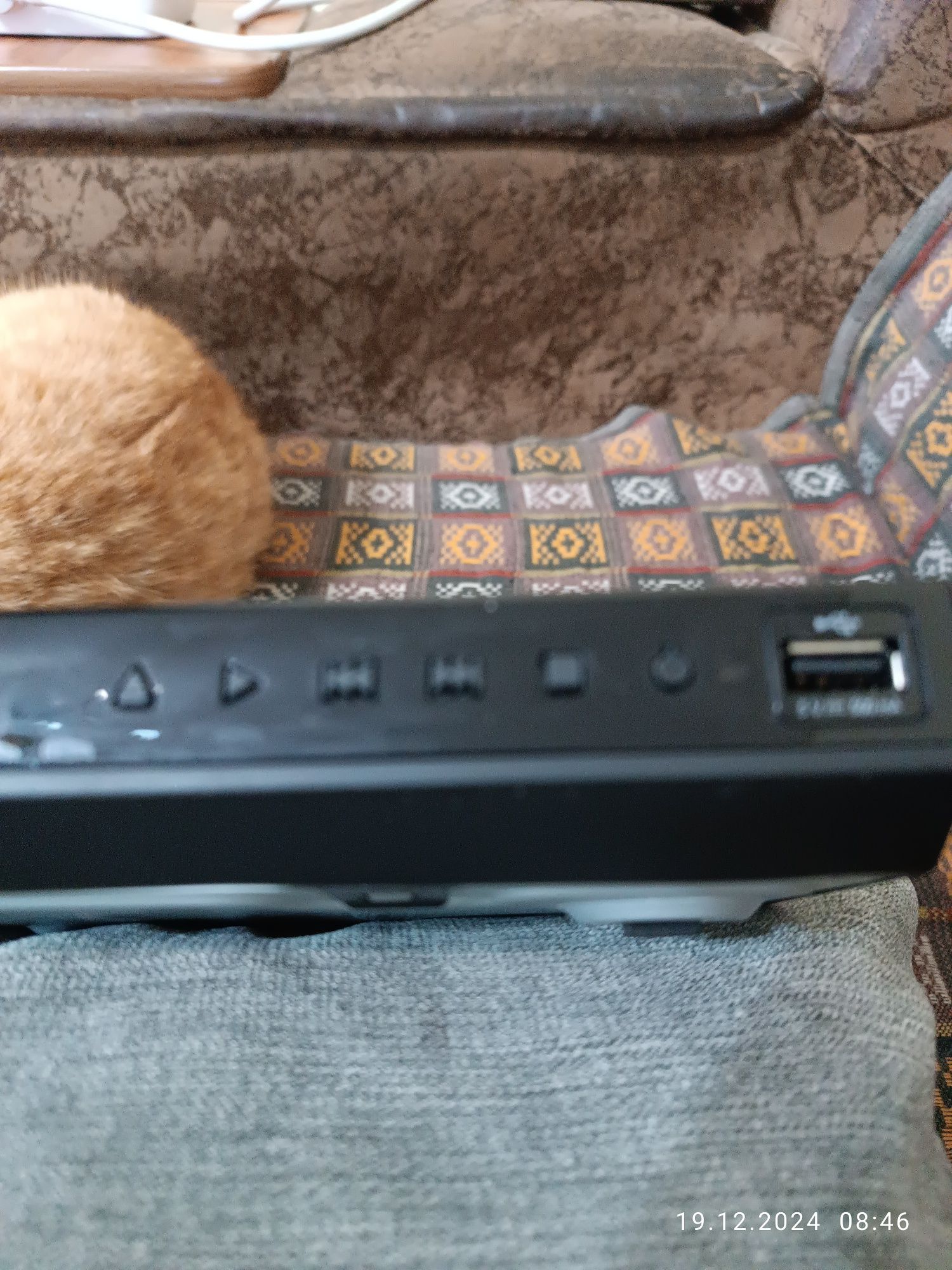 Продам DVD проигрыватель LG - DVX 642