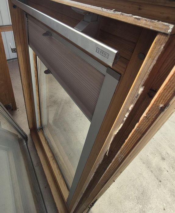 2 okna dachowe firmy Velux, rozmiar 78x140