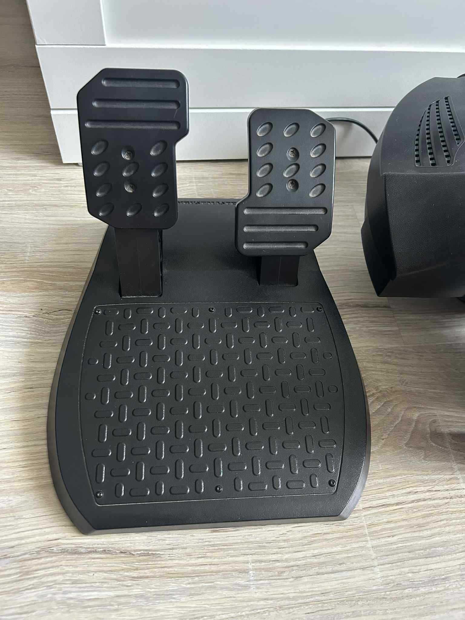 Kierownica thrustmaster kompatybilna z Xbox
