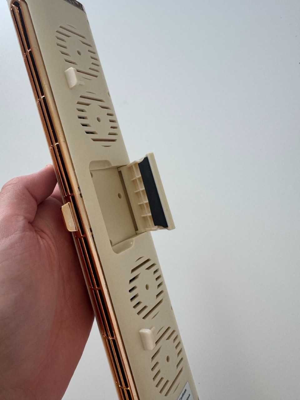 Wiatrak / Wentylator na monitor na lato (+ stojak) Kolor Złoty