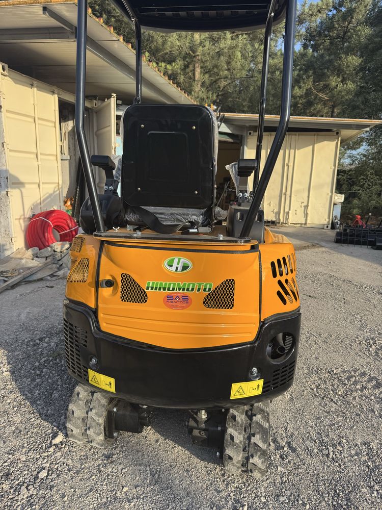 Mini giratoria Hinomoto combac 1.5T nova 3 baldes engate rapido.