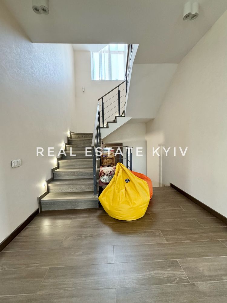 Продажа vip дома 300 кв.м. в Зазимье, Броварской р-н - Без комиссии
