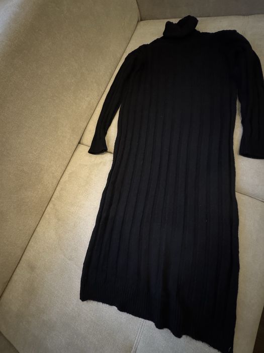 Жіноче вʼязане плаття