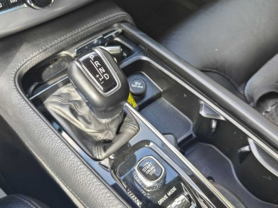 Volvo XC90 T5 Momentum 7-Passenger      2018