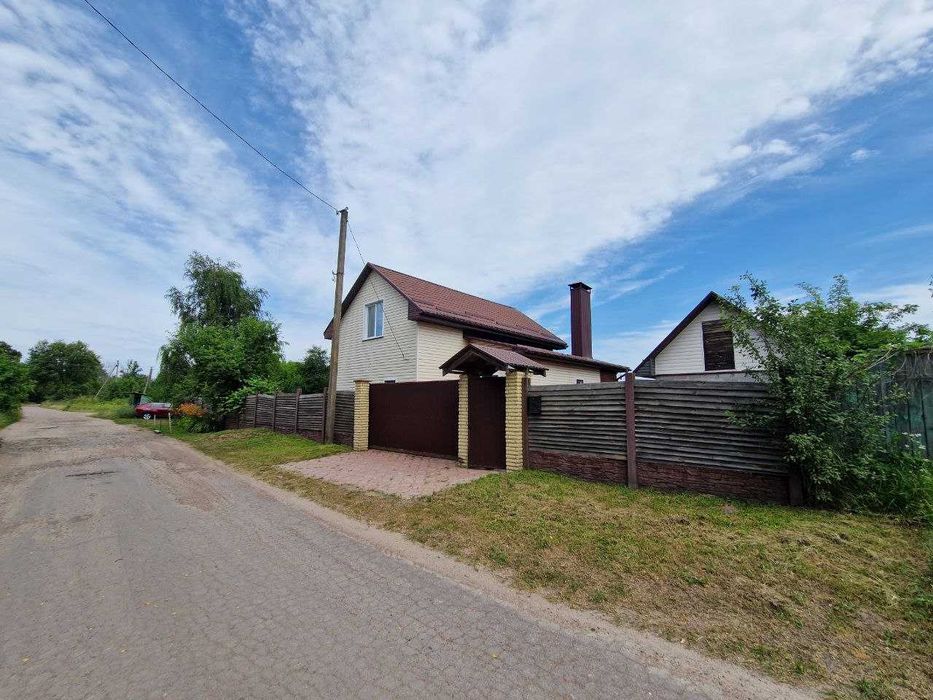 Будинок з власним виходом до озера