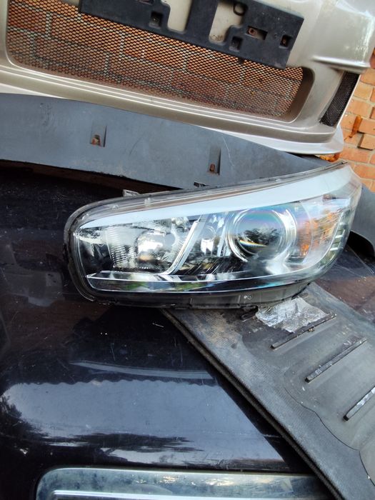Фара kia ceed 2 гарний стан