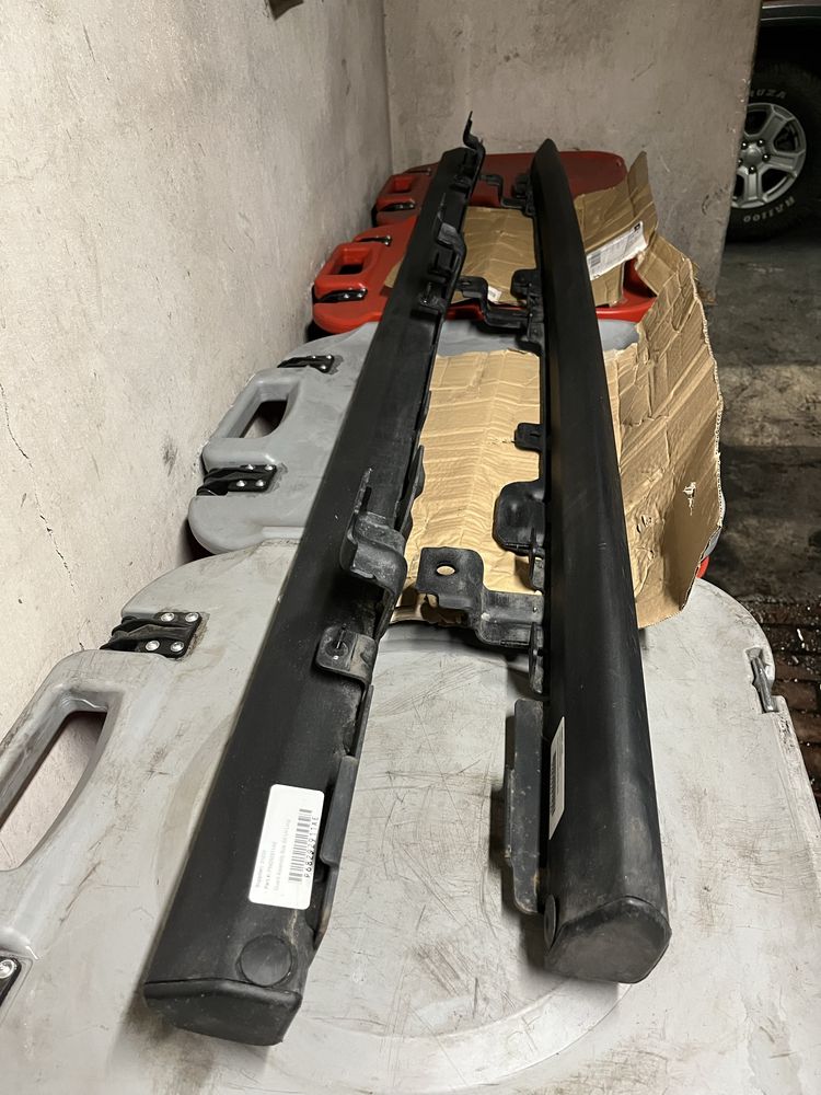 Progi stalowe Jeep Wrangler orurowanie zewnętrzne