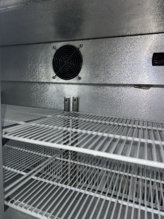 Холодильна вітрина