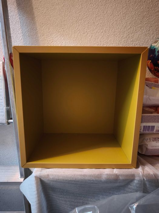 Armário EKET amarelo