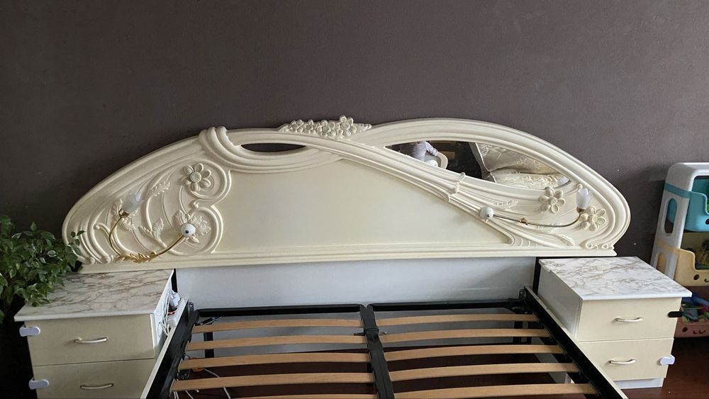 Ліжко двоспальне