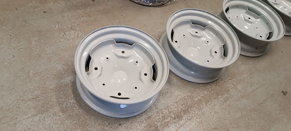 Fiat 126p felgi cytryny 4 sztuki jak nowe po profesjonalnej regeneracj