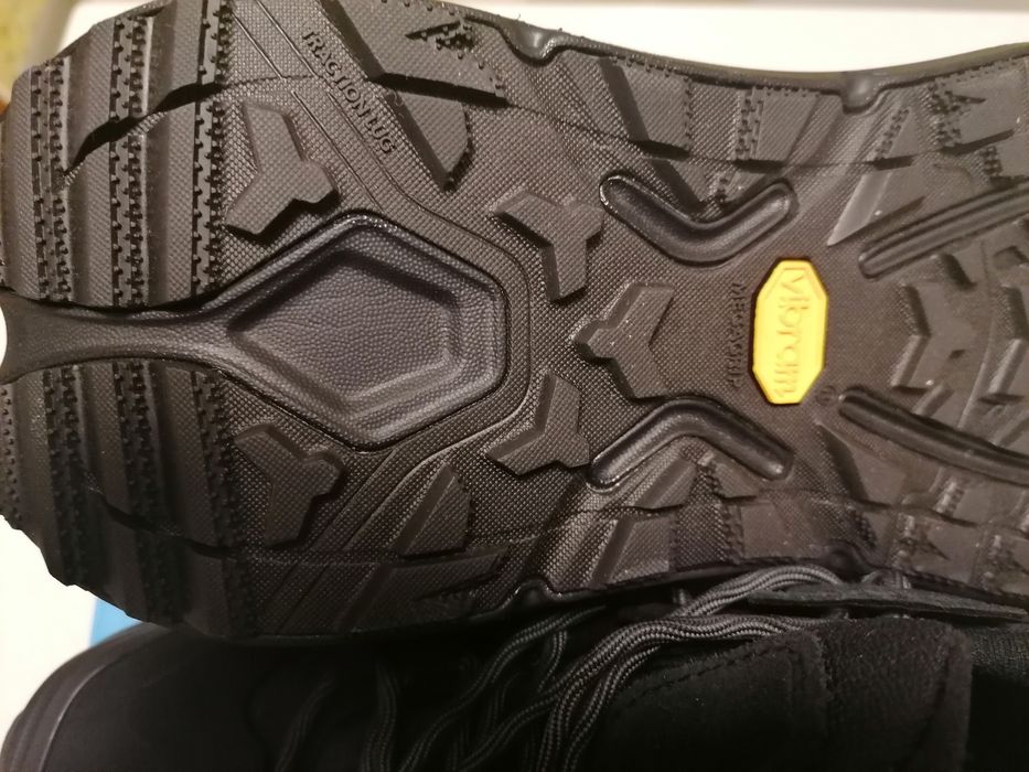 HOKA M KAHA 3 LOW GTX 2026. Розмір виробника 46, європейський-44