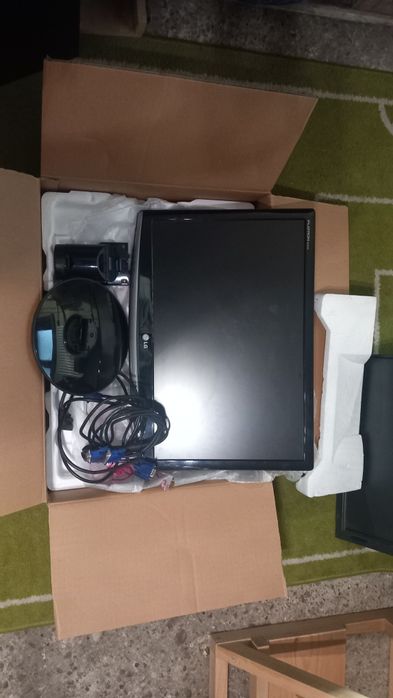 Monitor lg 22 cale