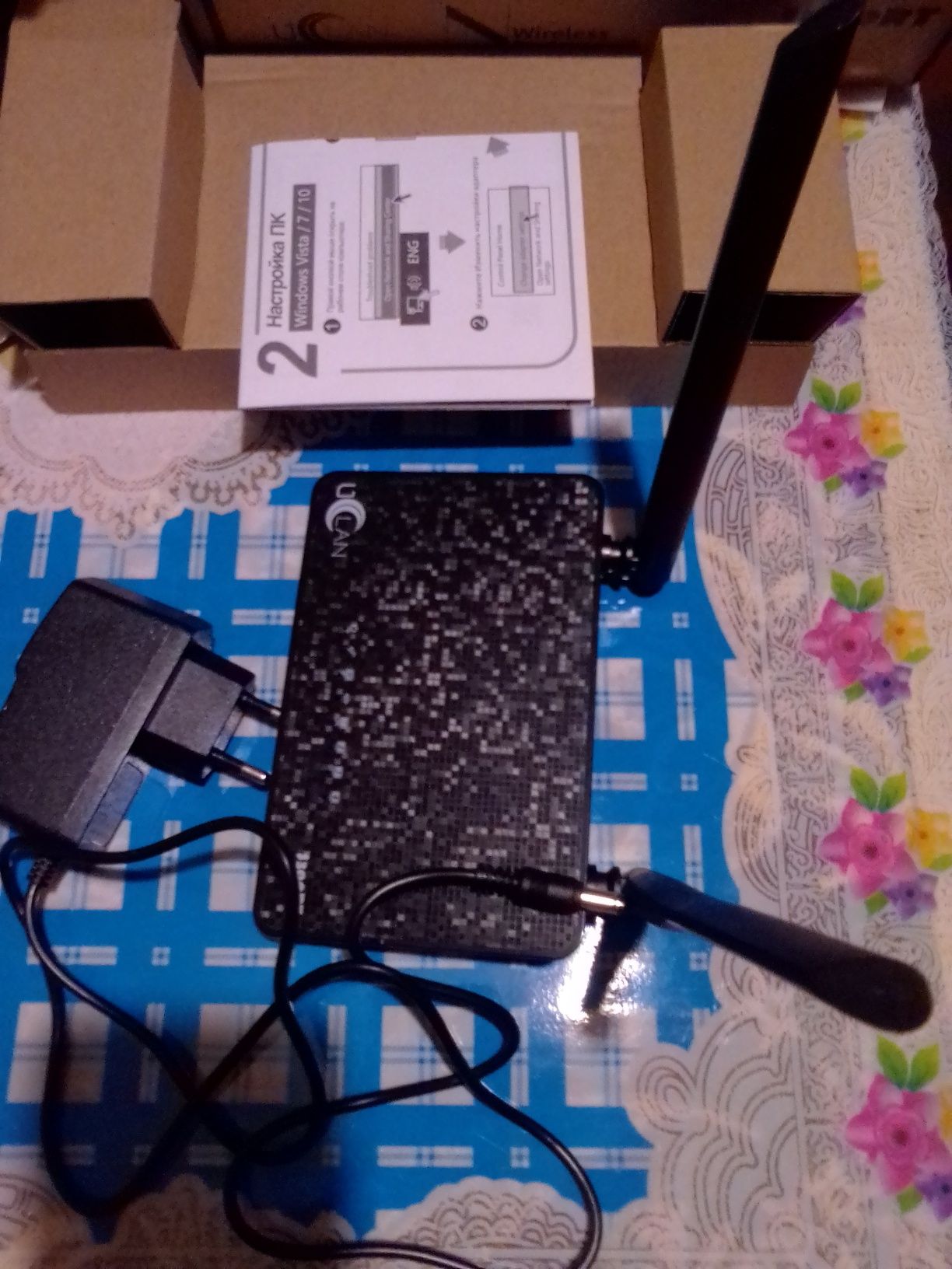Роутер , антенны, провод HDMI
