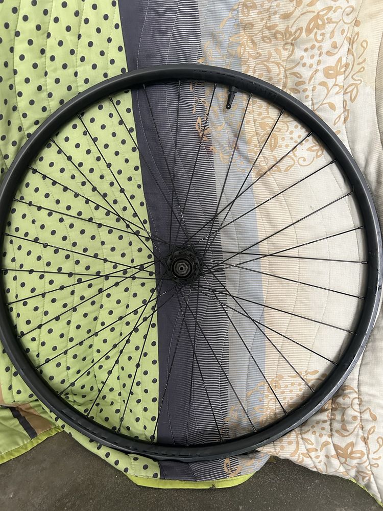 Rodas btt 29 Bontrager Kovee tubeless Ready