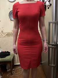Красное платье