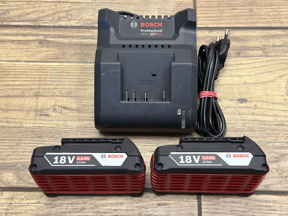 [Zestaw] Ładowarka BOSCH GAL 18V-20 + 2x bateria 18V 2Ah