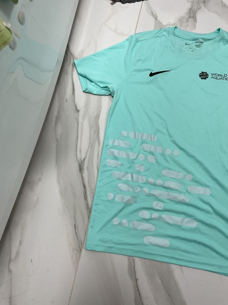 Чоловіча футболка L nike dri fit оригінал