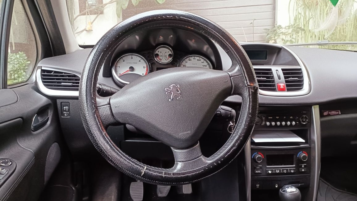 Peugeot 207 1.6 HDI 2012
