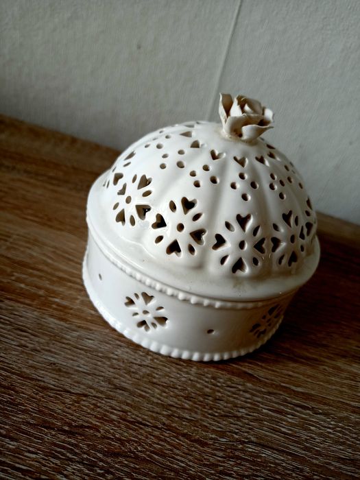 Szkatułka na biżuterię