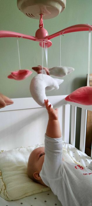 Karuzela elektryczna z projektorem i pozytywką, różowa Canpol babies