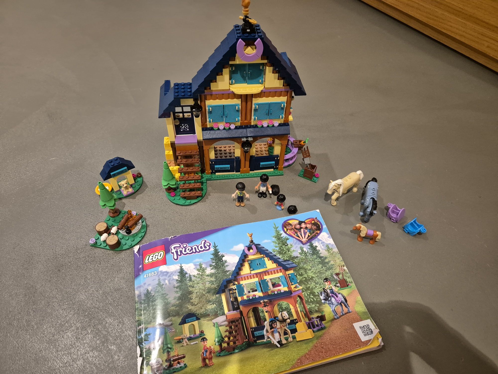 Lego Friends Leśne centrum jeździeckie  41683
