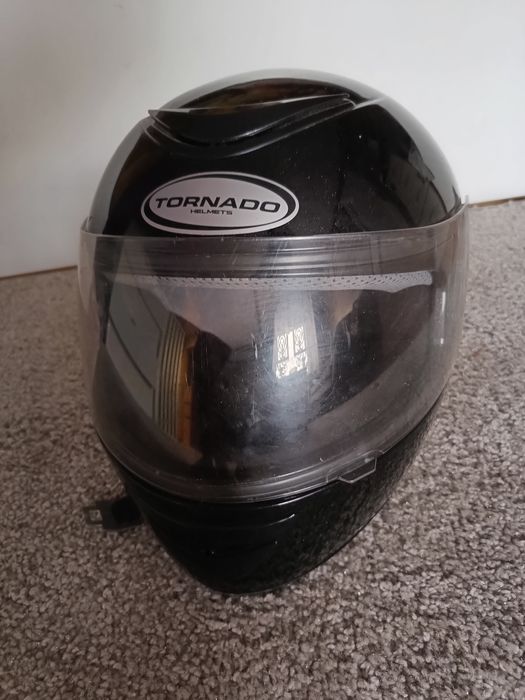Kask na motor tornado