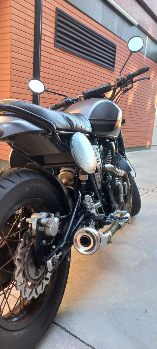 Bullit Bluroc V-Twin 250cc