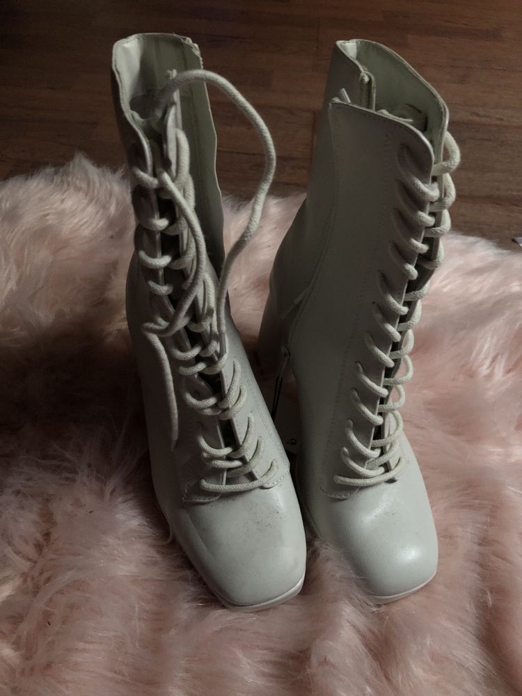 Botas altas creme