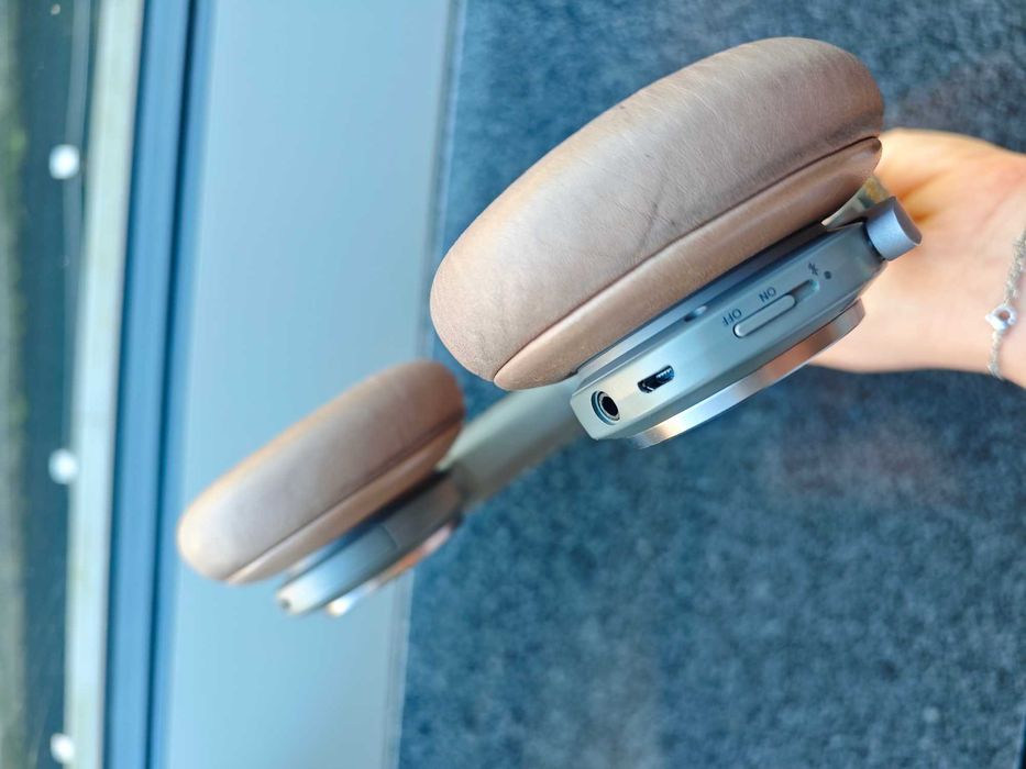 Bang & Olufsen Beoplay H9