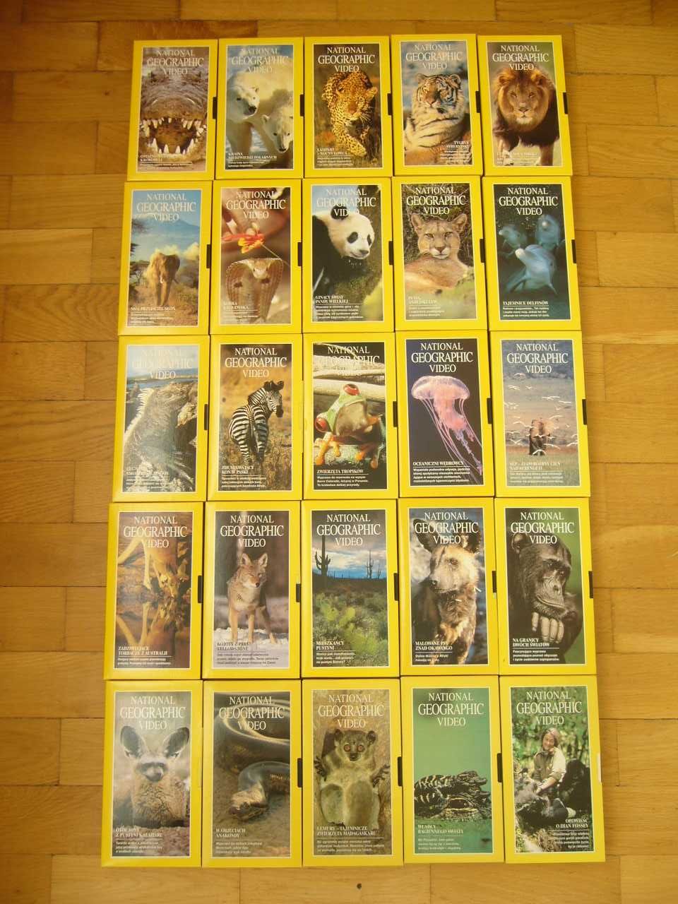 Kasety VHS National Geographic 25 sztuk