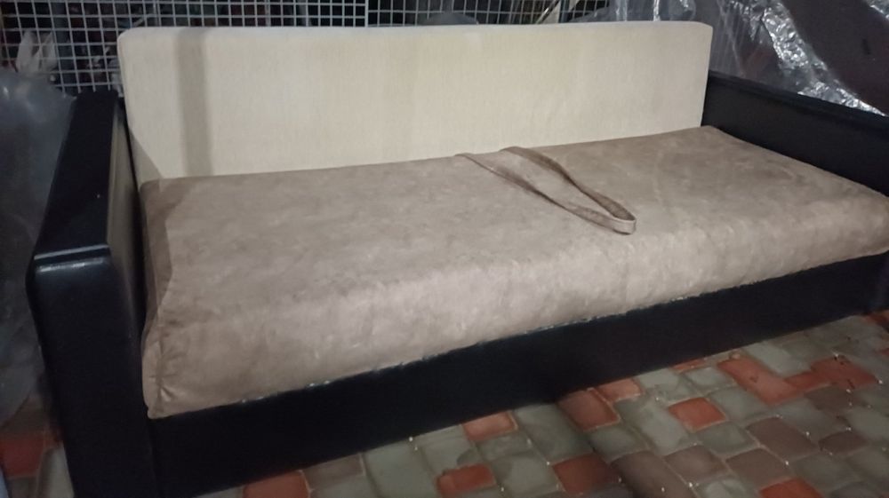 Продам диван еврокнижку .