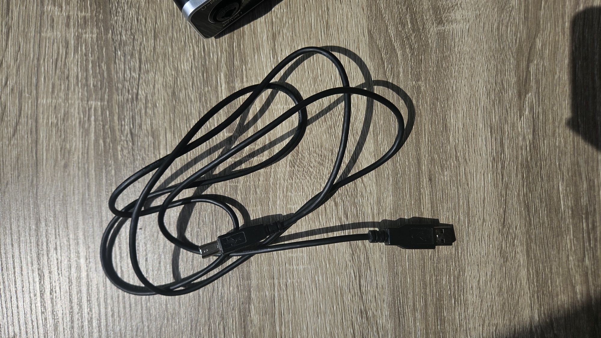 Interfejs audio Behringer U-PHORIA UM2