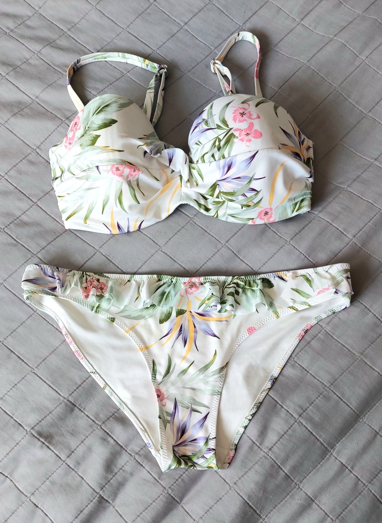 Bikini strój kąpielowy dwuczęściowy &M rozmiar 36 75C kwiaty liście
