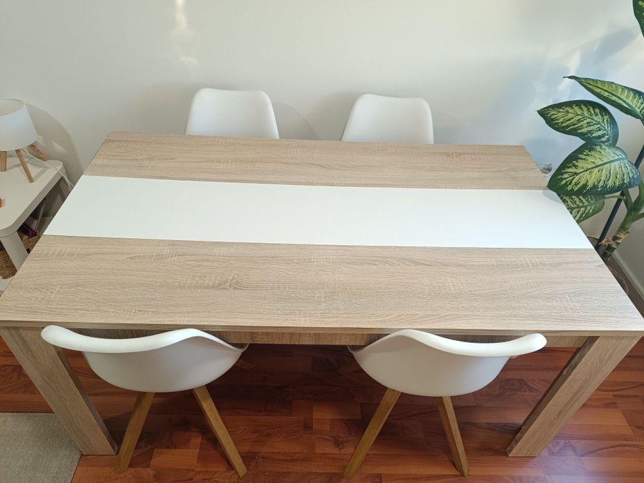 Mesa de jantar em ótimo estado