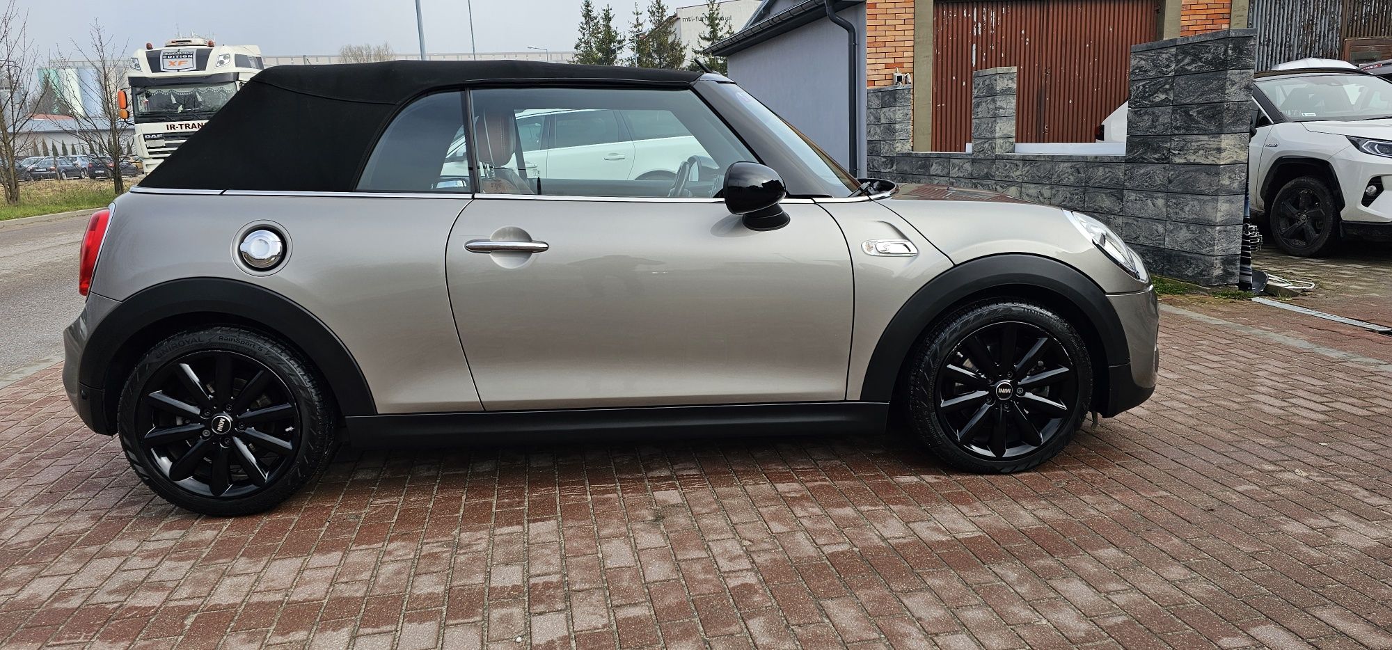 Mini Cooper S cabriolet 2.0 benzyna bogate wyposażenie ładny zamiana