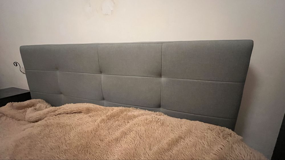 Двоспальне ліжко з матрасом