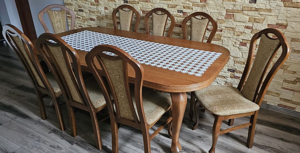 Stół rozkładany 8 krzeseł